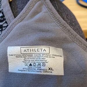 Athleta size XL longline sports bra gray with black textured print